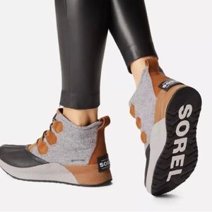 Sorel Womens Out n About Boot grey / camel 7.5 mint condition!